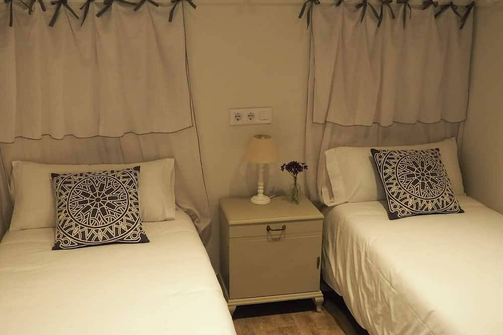 Apartamento entero, Cistellaire, con acceso a piscina interior in Olot, Parc Natural de Zona Volcànica de la Garrotxa