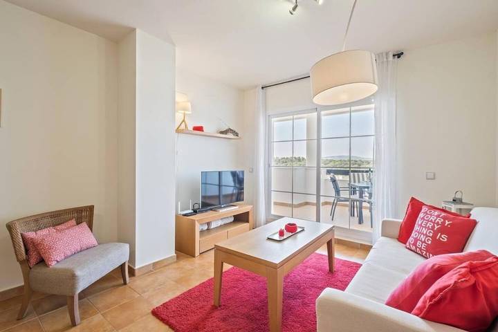 Apartamento de vacaciones para 4 personas, con piscina para niños y jardín además de piscina y vistas - 1