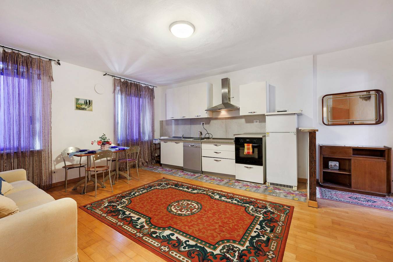 Appartamento intero, Appartamento 'Pisolo' con cucina e bagno privato. in Asti (Comune), Provincia d'Asti