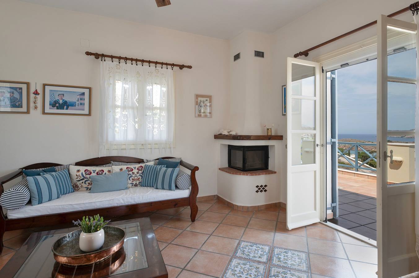 Holiday Home 'Sunset Retreat Marie' with Sea View, Wi-Fi and Air Conditioning in Poseidonia, Syros