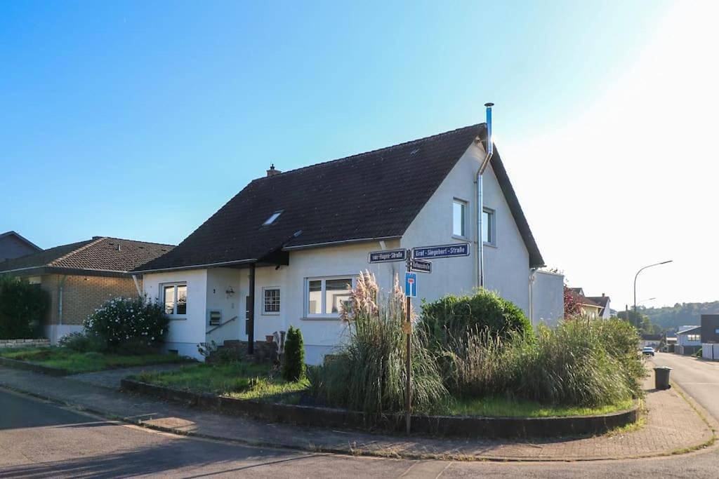 Five-Bedroom House in Rehlingen-Siersburg, Saargau