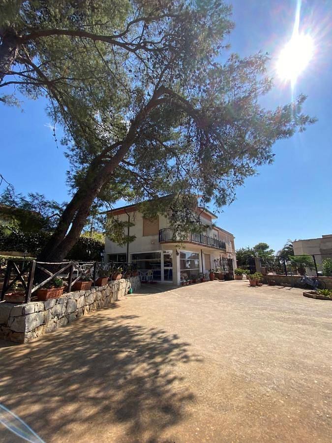 Rustico per 3 persone, con giardino, con animali domestici in Salemi