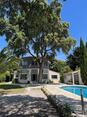 Cottage pour 7 personnes, avec piscine ainsi que vue et jardin à Castries