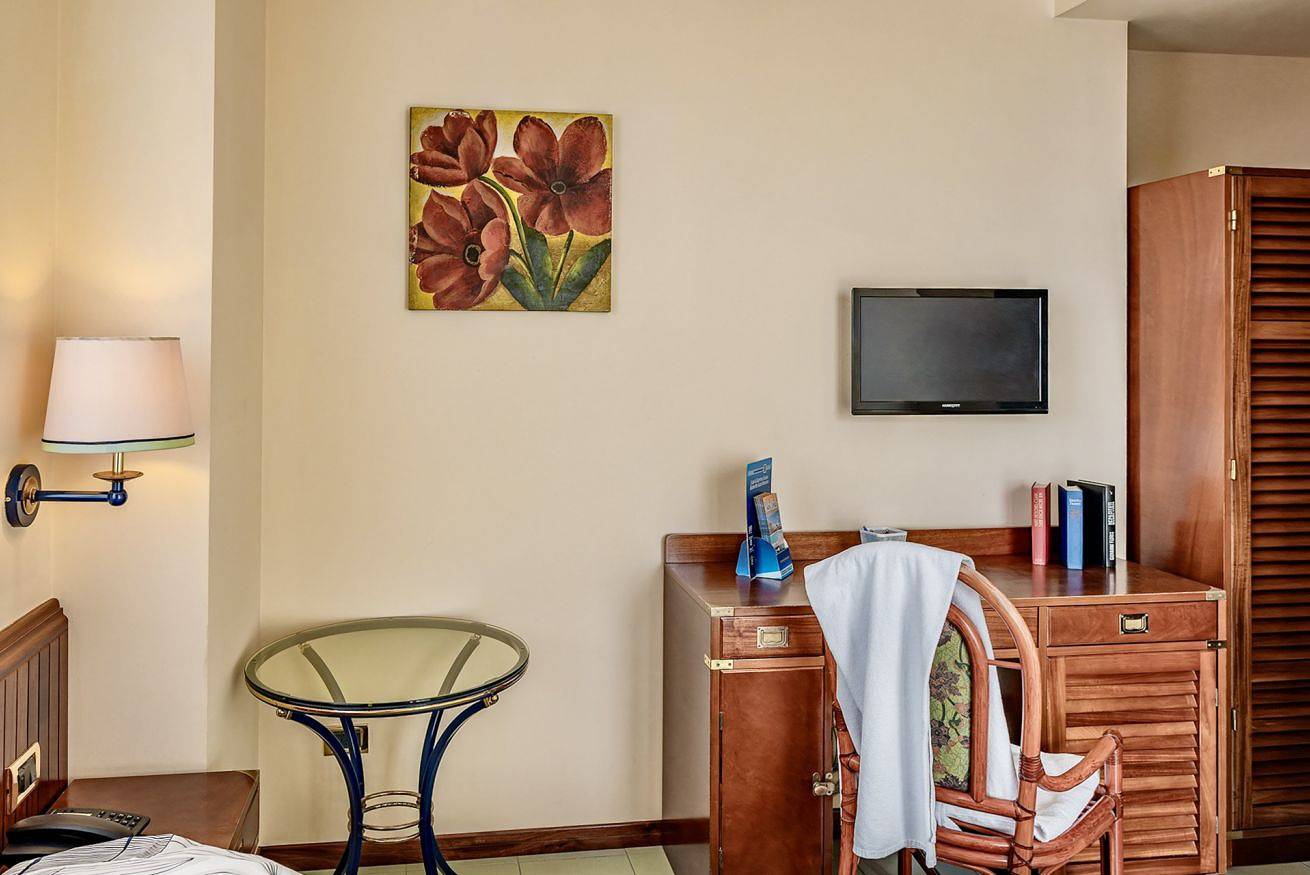 Tornese double balcony with sea view in Marina di Cecina, Cecina