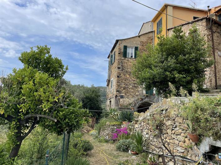 Casa vacanza per 5 persone, con terrazza e panorama in Liguria