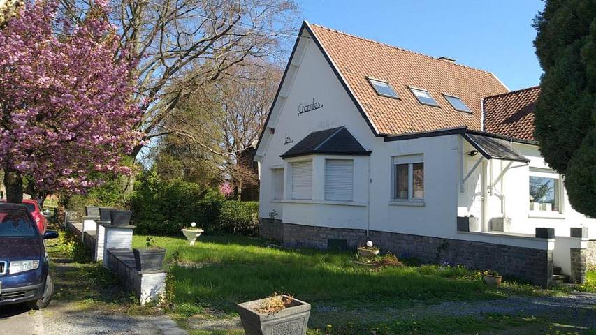 Gîte pour 10 personnes, avec terrasse et jardin à Chaudfontaine