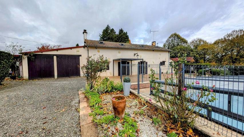 Location de vacances pour 6 personnes, avec piscine et jardin à Le Châtenet-en-Dognon - 2