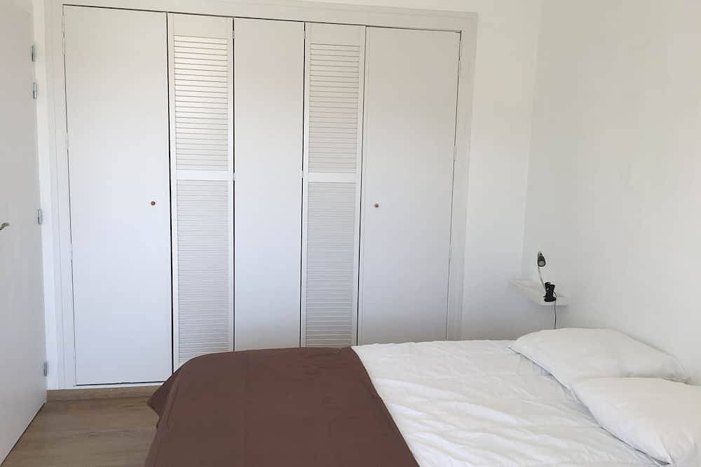 Appartement entier, T2 refait à neuf avec grande terrasse et vue dégagée, les plages à pied -parking in Anglet, Région de Bayonne