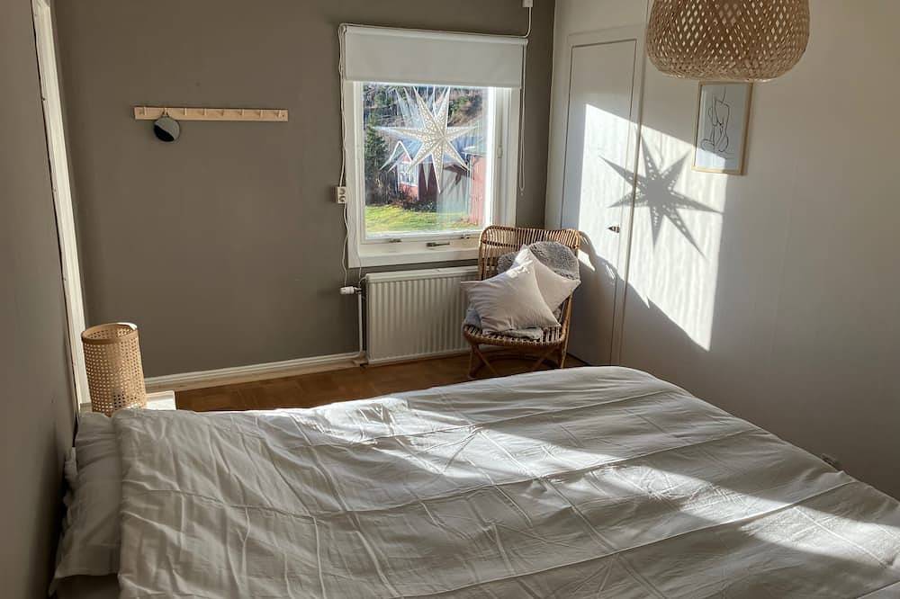 Unwind and Recharge: Waterside Country Home with Private Dock. in Hagfors, Värmland