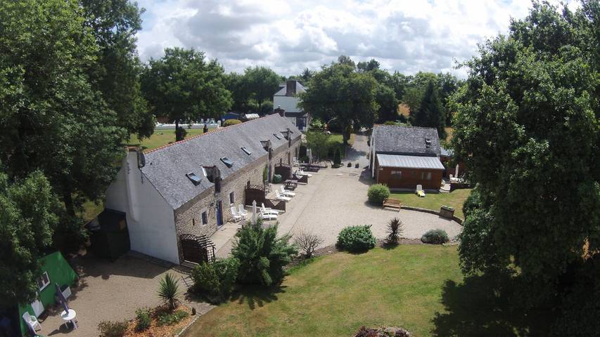 Gîte pour 22 personnes, avec piscine, adapté aux familles