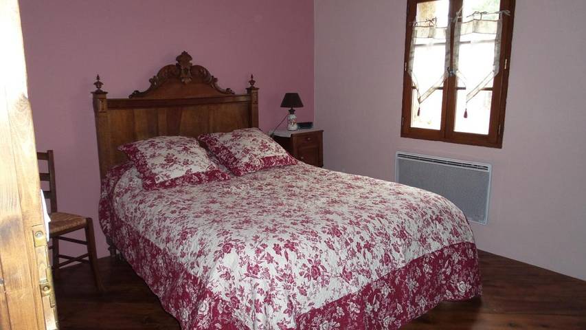 Location de vacances pour 5 personnes, avec piscine et jardin ainsi que vue et bassin pour enfant, adapté aux familles à Payzac (Ardèche) - 4