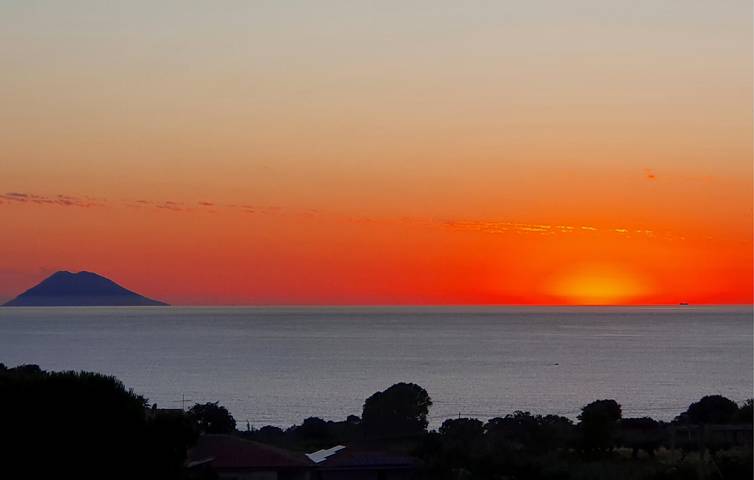 Apartamento frente al mar con terraza, cocina y aparcamiento - A 2,5 km de la playa in Cetraro, Provincia de Cosenza
