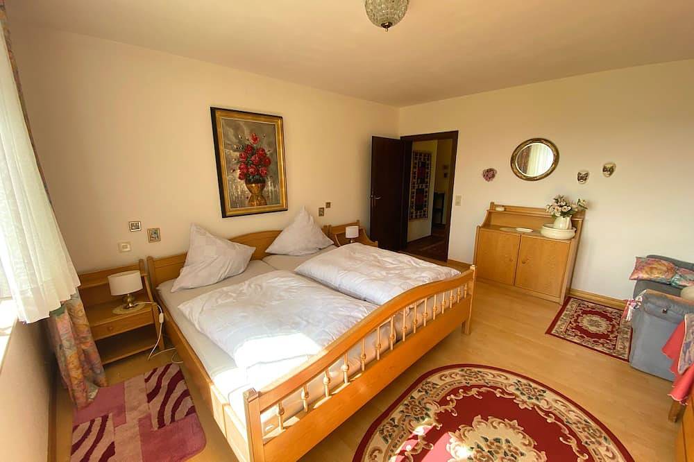 Ganze Wohnung, Gemütliche Ferienwohnung mit Panoramablick in Gersfeld, Rhön-Hessen