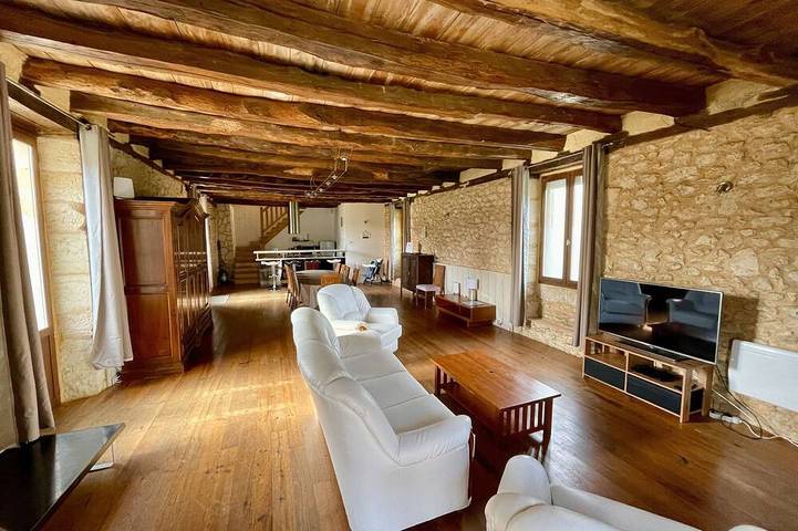 Gîte pour 10 personnes, avec jardin ainsi que jacuzzi et piscine, animaux acceptés