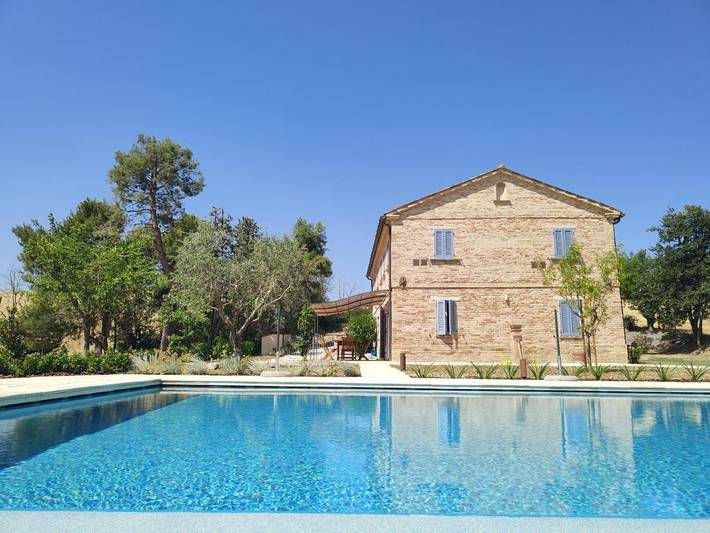 Casa vacanza per 10 persone, con panorama e giardino nonché piscina in Corinaldo