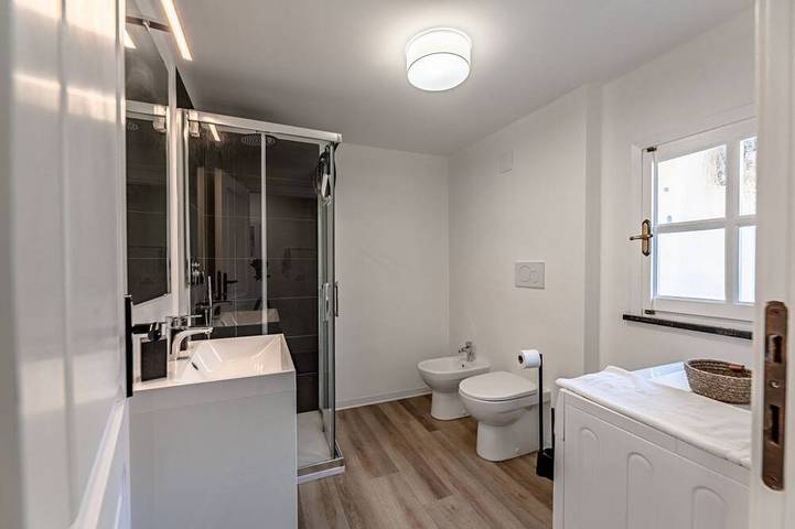Apartamento entero, [Palacio Histórico Dúplex] Cruceros 2 min • A/C in Savona (City), Savona
