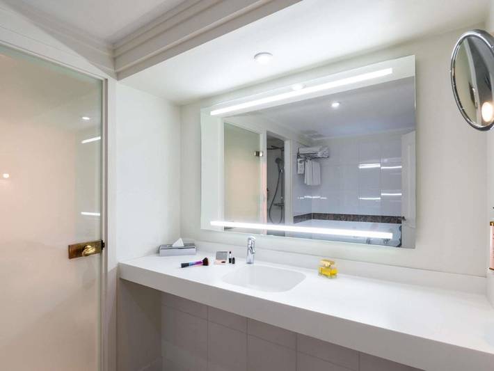 Hôtel pour 5 personnes, avec piscine et terrasse, animaux acceptés à Roissy-en-France - 2