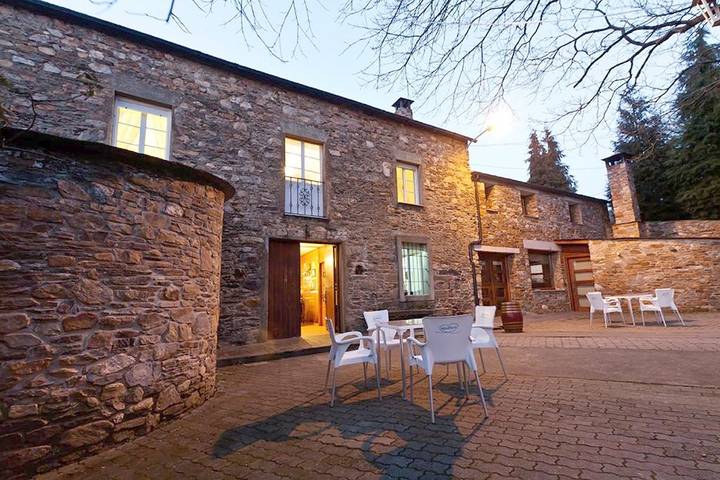Casa rural con piscina para 3 personas, con Terraza y Jardín además de Piscina y Vistas en Provincia de Lugo - 2