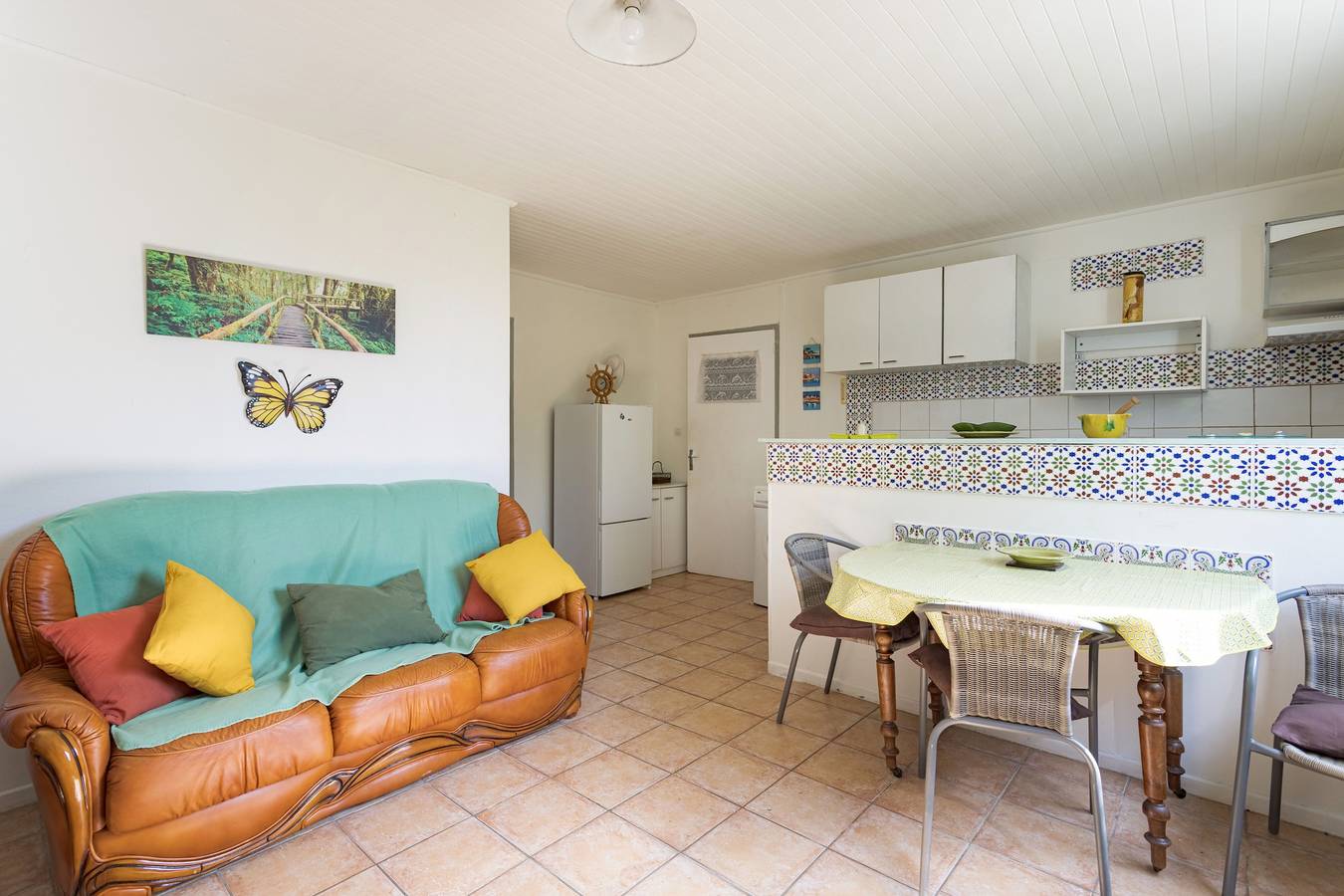 Appartement entier, Appartement, proche mer, vue sur la montagne, terrasse privée et Wi-Fi in Saint-Cyprien, Côte méditerranéenne (France)