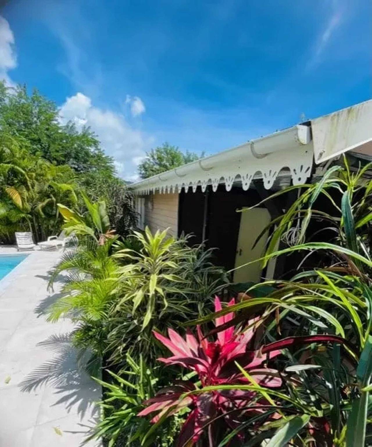 Bungalow accueillant à Le Diamant avec piscine partagée in Le Diamant, Martinique