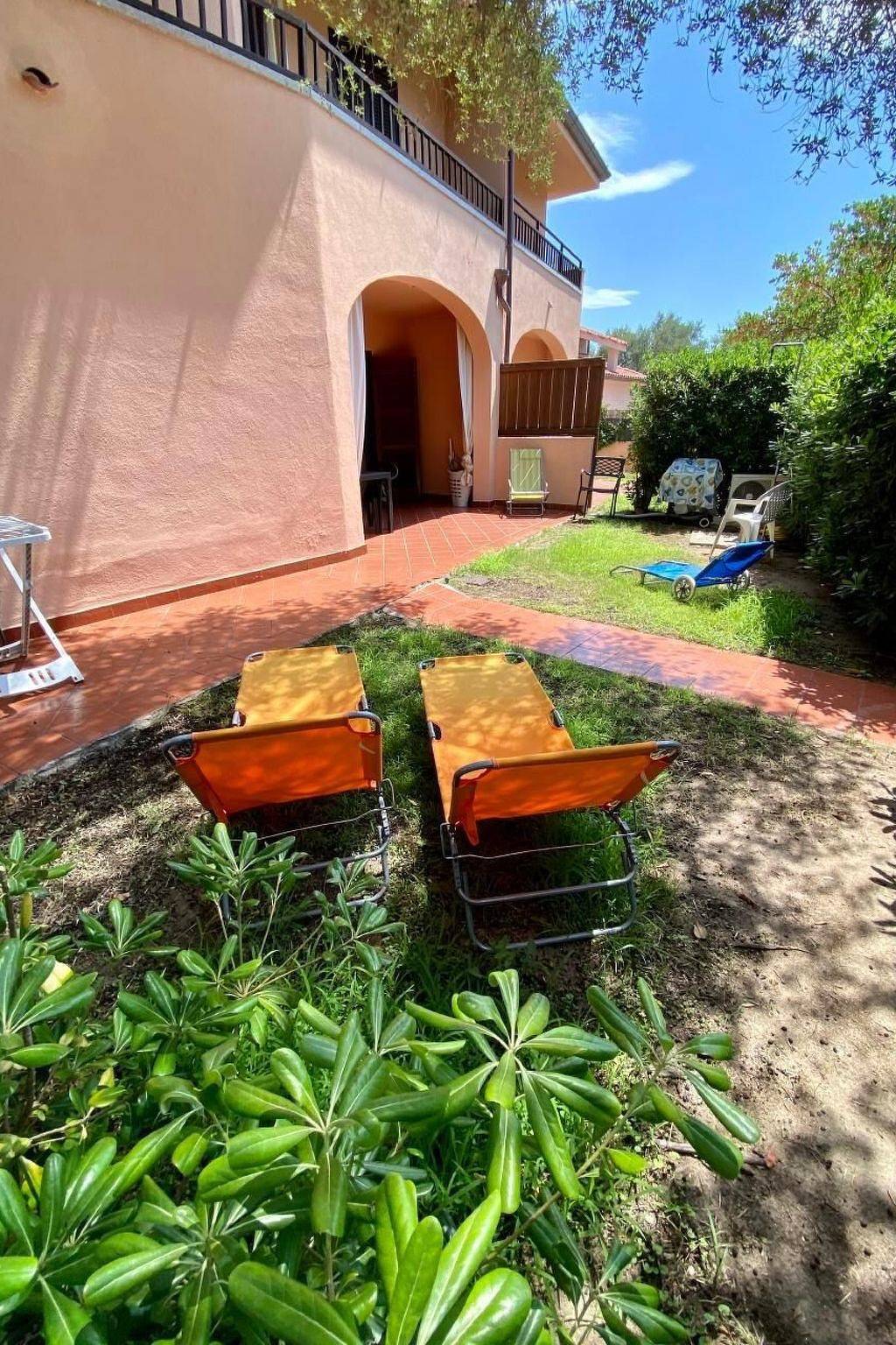 Appartamento intero, Wohnung "Alter Olivenbaum" mit Garten in San Teodoro, Olbia-Tempio