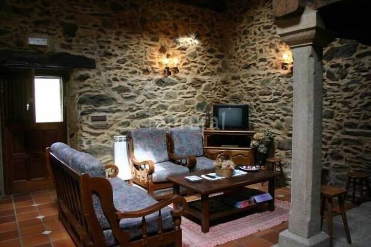 Gîte pour 12 personnes, avec jardin, animaux acceptés - 1