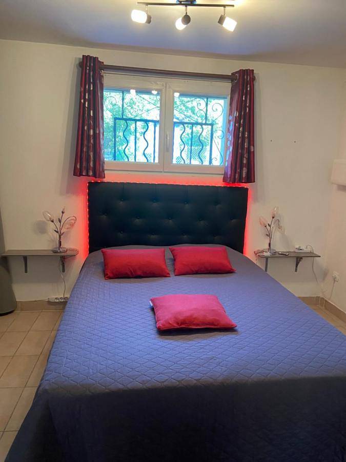 Gîte pour 3 personnes, avec sauna et terrasse à Molières-sur-Cèze - 3