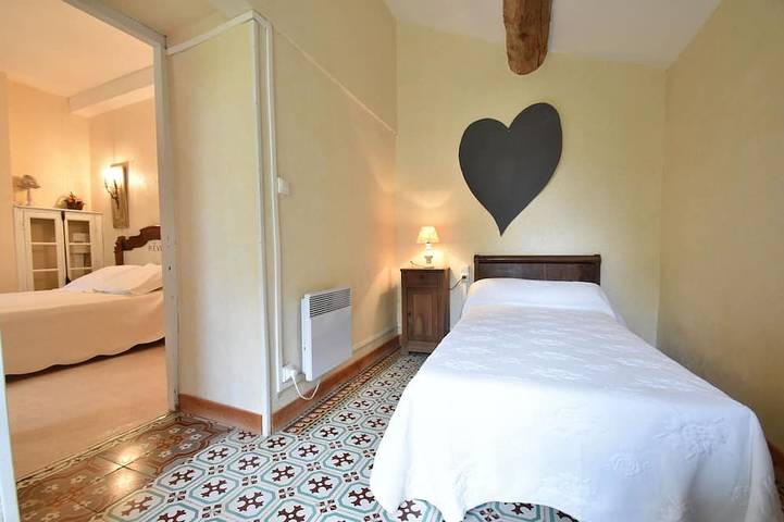 Location de vacances pour 5 personnes, avec jardin et terrasse à La Caunette - 4