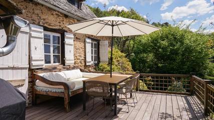 Gîte pour 6 personnes, avec jardin et vue à Altillac