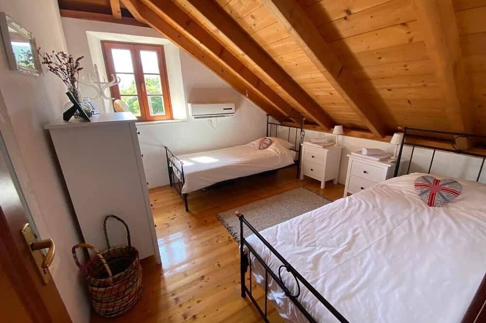 Seafront Historic Villa | Private pool, kayaks and bikes in Viganj, Peljesac