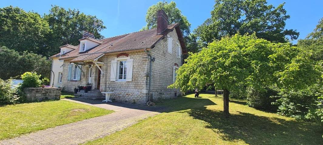 Gîte pour 4 personnes, avec vue et jardin à Avilly-Saint-Léonard