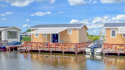 Bateau pour 4 personnes, avec terrasse dans Breukelen