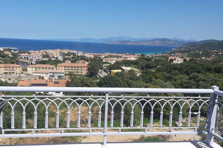 Ferienwohnung für 4 Personen, mit Terrasse in L'Île-Rousse