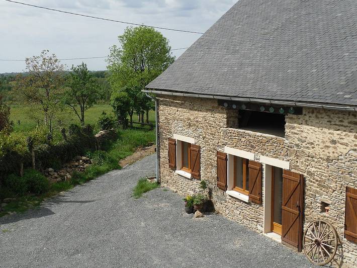 Gîte pour 6 personnes, avec piscine et sauna, adapté aux familles
