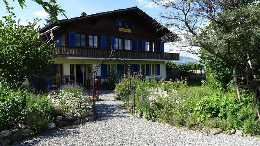 Gîte pour 3 personnes, avec Terrasse et Jardin à Aeschi bei Spiez