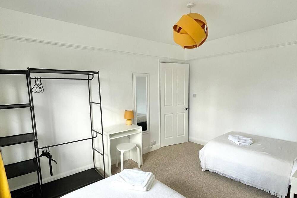 Newly decorated 4-bed home near Cambridge city centre in Cambridge, Cambridgeshire