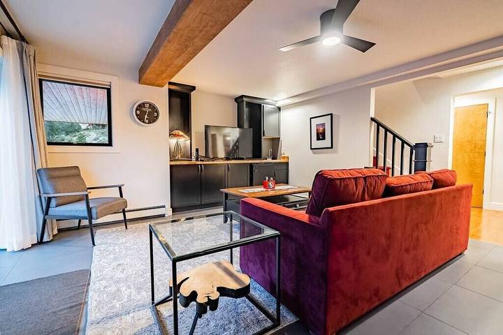 Vacation apartment for 8 people, with yard and balcony in Rocky Mountain National Park