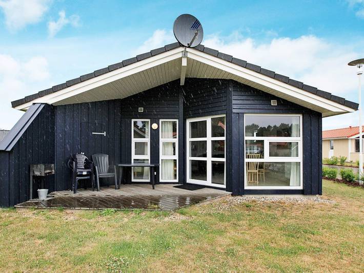 Ferienhaus für 4 Personen, mit Terrasse und Garten sowie Sauna in Lensterstrand