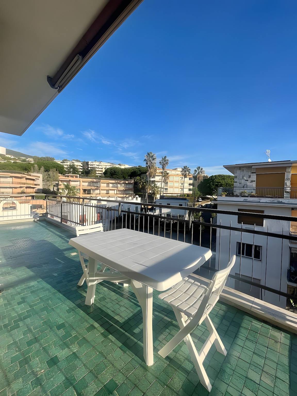 Hel lejlighed, Ferielejlighed for 6 personer med balkon in San Remo, Sanremo Kommune