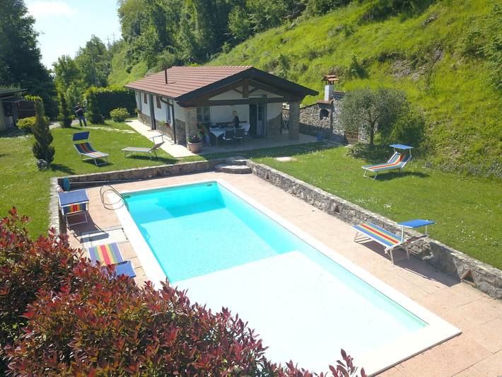 Vacation rental for 4 people, with terrace and yard, with pets in Italian Riviera