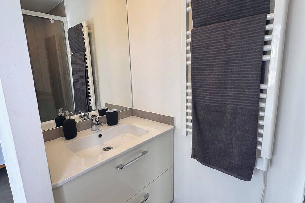 Apartamento entero, Beautiful air-conditioned 2-room apartment 33 m2 with terrace in Falicon, Nizza Region