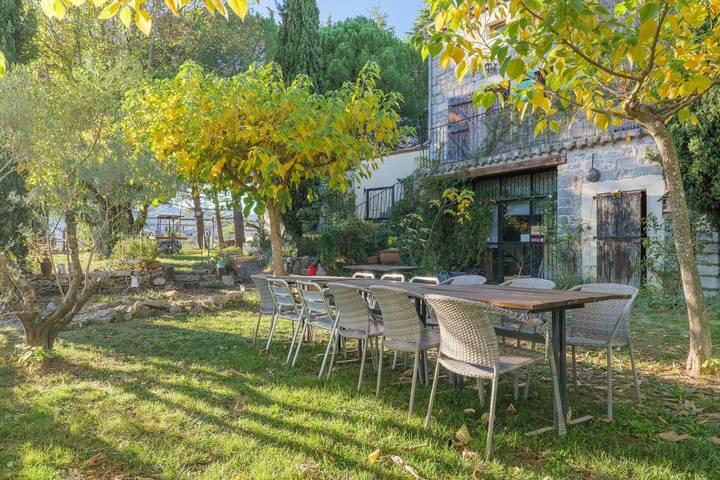 Camera “La Louve” con vista montagna, piscina condivisa e terrazza privata in Banne, Cevenne