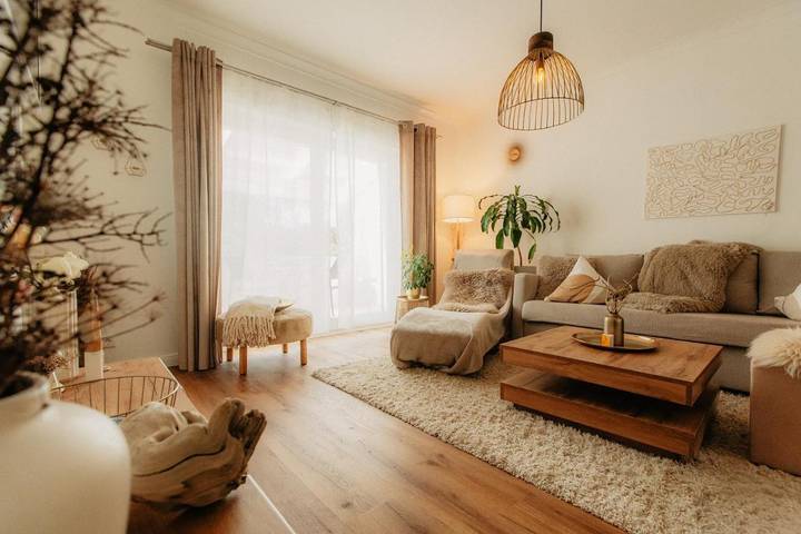Ferienwohnung für 4 Personen, mit Terrasse und Whirlpool sowie Garten und Sauna in Leipzig