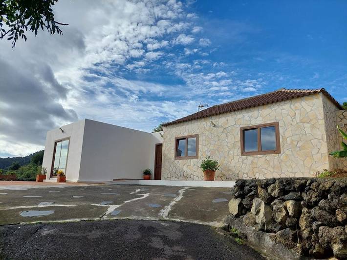 Casa de vacaciones para 4 personas, con piscina además de jardín y vistas - 1