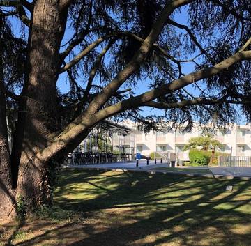 Hôtel pour 2 personnes, avec jardin et piscine, animaux acceptés à Lescar