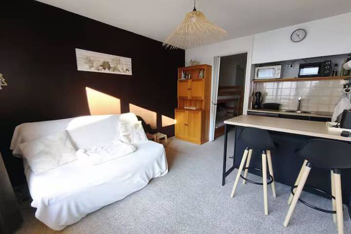 Gîte pour 4 personnes, avec balcon, adapté aux familles à Enchastrayes - 2