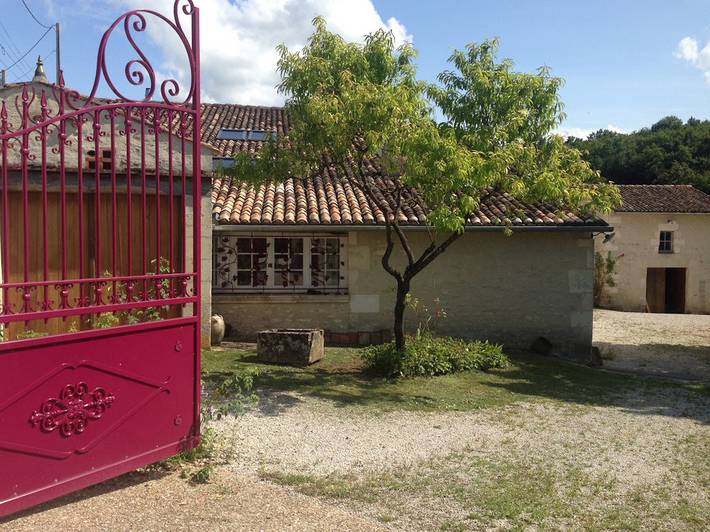 Filter.pet.gite pour 8 personnes, avec Terrasse et Jardin ainsi que Piscine et Vue sur le lac en Charente-Maritime - 4