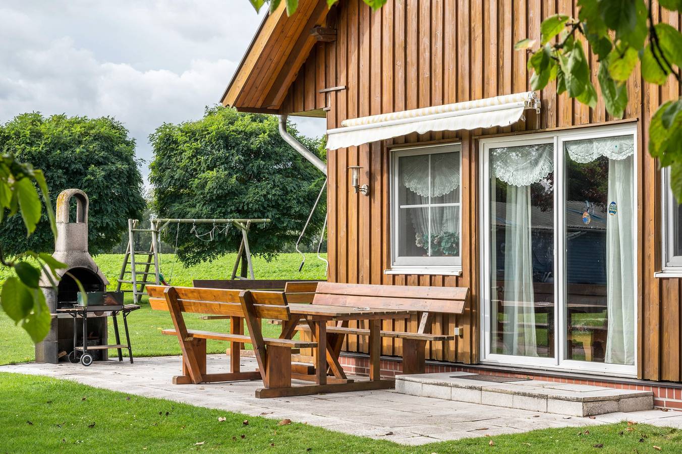 Das Große Gästehaus mit Pool, Wlan und Garten; (Haustierfreundlich) in Sudwalde, Naturpark Wildeshauser Geest