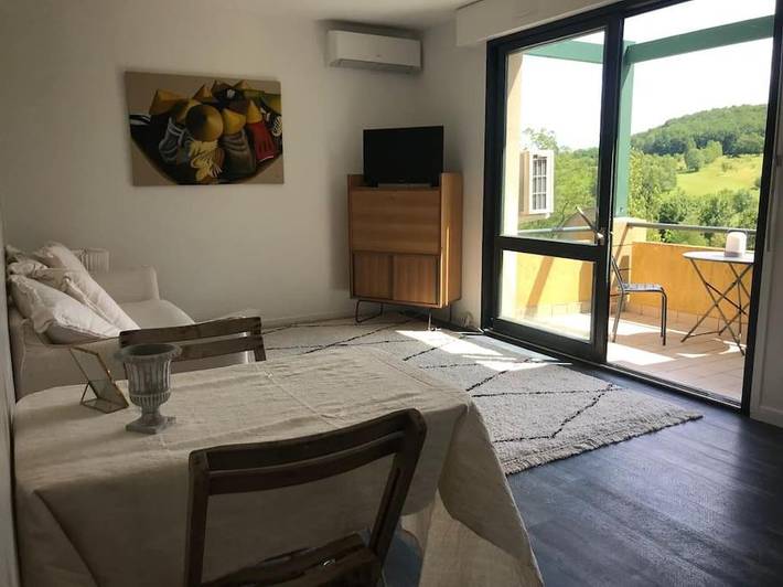 Appartement de vacances pour 2 personnes, avec balcon et jardin ainsi que piscine et vue