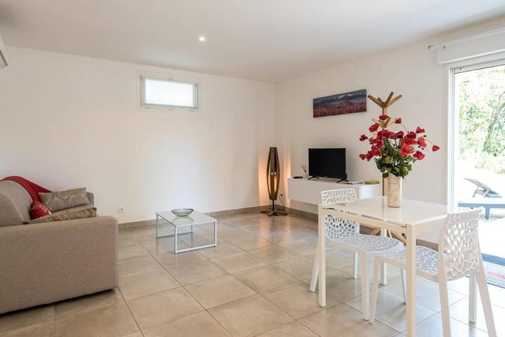 Gîte pour 6 personnes, avec jardin ainsi que piscine et vue, animaux acceptés à Saint-Génis-des-Fontaines - 2